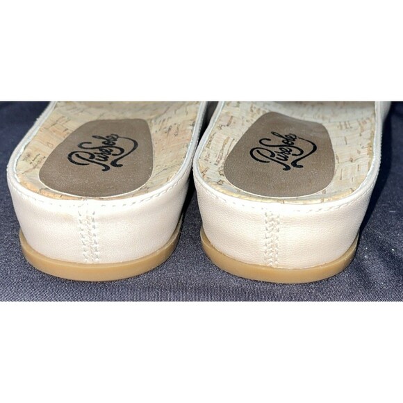 Pure Sole Sandals beige leather with flower accent on the top Women Sz 8 - Picture 2 of 14